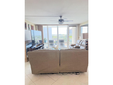 Welcome to this well-appointed 2/2 unit located in the Gemini in - photo 46