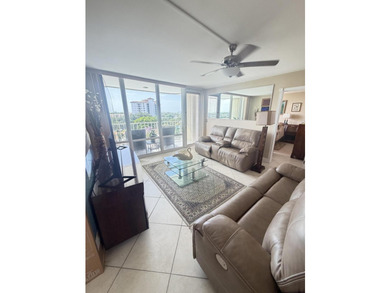 Welcome to this well-appointed 2/2 unit located in the Gemini in - photo 47