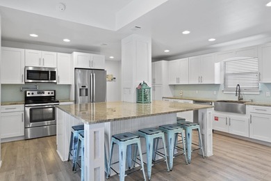 Welcome to On Point! This redesigned vacation rental compound is - photo 4