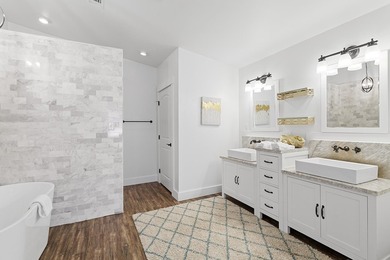 Welcome to On Point! This redesigned vacation rental compound is - photo 7