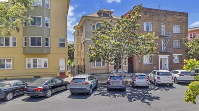 A 1909 Victorian fourplex in the heart of downtown Oakland - photo 15