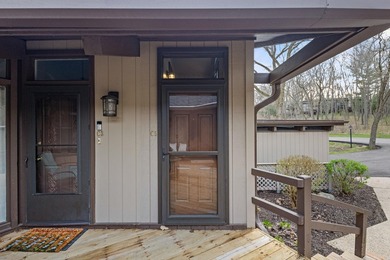 Beautiful 2-bed, 1 bath condo in desirable Abbey Hill featuring - photo 4