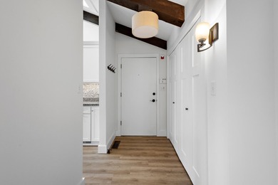 Beautiful 2-bed, 1 bath condo in desirable Abbey Hill featuring - photo 8