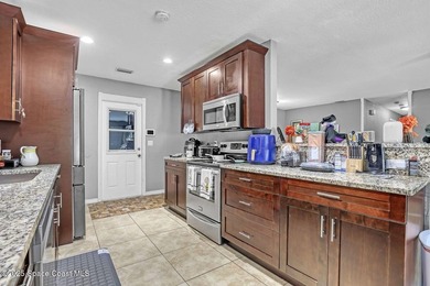 Discover this beautifully well maintained 3-bedroom, 2-bathroom - photo 13