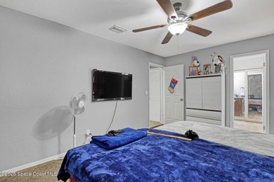 Discover this beautifully well maintained 3-bedroom, 2-bathroom - photo 15