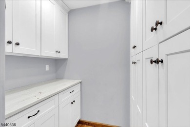 Welcome to this charming and well-maintained home offering 3 - photo 17