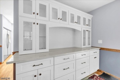 Welcome to this charming and well-maintained home offering 3 - photo 18