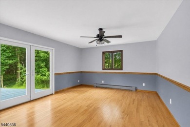 Welcome to this charming and well-maintained home offering 3 - photo 21