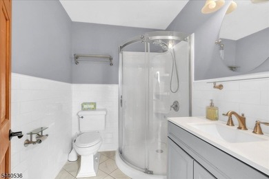 Welcome to this charming and well-maintained home offering 3 - photo 26