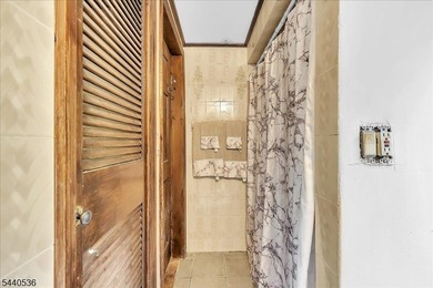 Welcome to this charming and well-maintained home offering 3 - photo 29