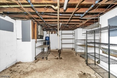 Welcome to this charming and well-maintained home offering 3 - photo 33