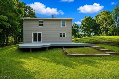 Welcome to this charming and well-maintained home offering 3 - photo 34