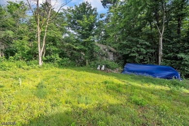 Welcome to this charming and well-maintained home offering 3 - photo 37