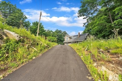 Welcome to this charming and well-maintained home offering 3 - photo 38