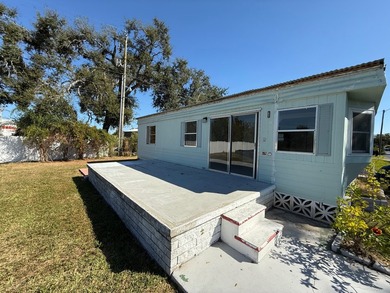 Just listed is this move-in ready 2-bedroom 2-bathroom located - photo 16