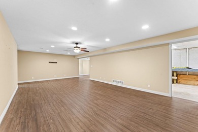 MOTIVATED SELLER. Seller able to provide flooring allowancee - photo 22