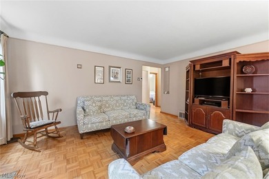 Discover the perfect blend of comfort and convenience in this - photo 11