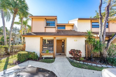 (private lake, pond, coastal) Townhome/Townhouse For Sale in Coconut Creek Florida