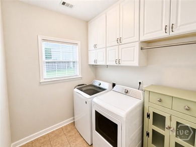 Welcome to 140 Colonial Drive! This beautifully maintained 4 - photo 11