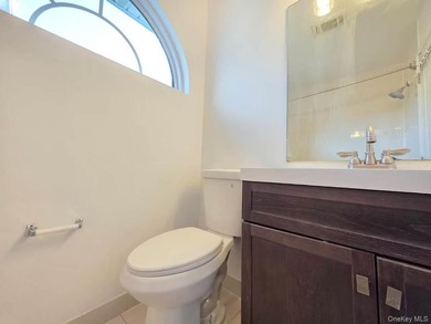 Two dwelling with 3200 interior sq footage. 2 bedroom unit - photo 14