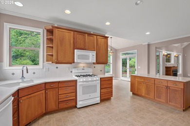 Showcase-quality craftsmanship and timeless elegance define this - photo 14