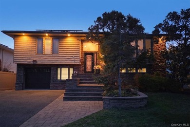Welcome to 512 Links Drive East in Oceanside. This beautiful - photo 1