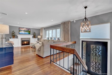 Welcome to 512 Links Drive East in Oceanside. This beautiful - photo 2