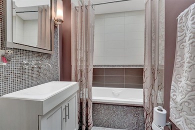 Welcome to 512 Links Drive East in Oceanside. This beautiful - photo 10