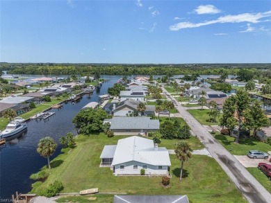 Caloosahatchee River Home For Sale in Fort Myers Florida
