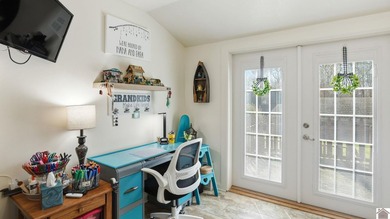 Located on main channel of Kentucky Lake, this spacious home - photo 28