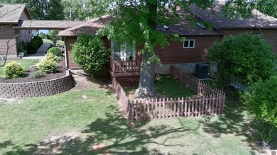 Located on main channel of Kentucky Lake, this spacious home - photo 29