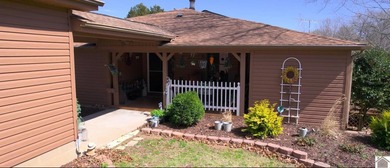 Located on main channel of Kentucky Lake, this spacious home - photo 30