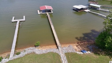 Located on main channel of Kentucky Lake, this spacious home - photo 32