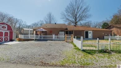 Located on main channel of Kentucky Lake, this spacious home - photo 35