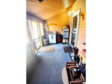 Located on main channel of Kentucky Lake, this spacious home - photo 40