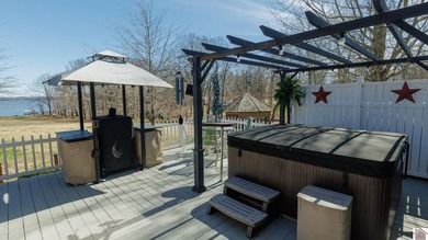 Located on main channel of Kentucky Lake, this spacious home - photo 47