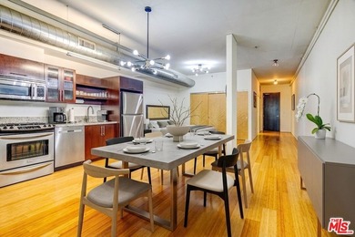 RARE fully loaded unit comes with 2 PARKING Spots, LARGE Storage - photo 4