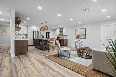 Totally and professionally refurbished. Move in ready. 3 - photo 4