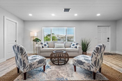 Totally and professionally refurbished. Move in ready. 3 - photo 6
