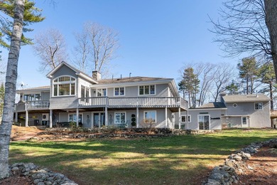 Set on coveted Pine Island, this exceptional waterfront offering - photo 4