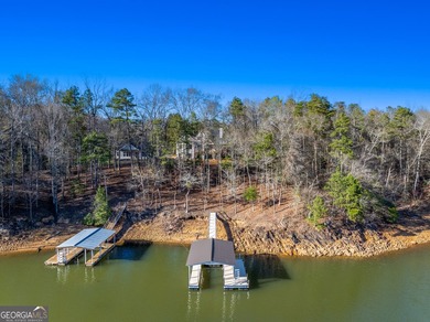 Modern farmhouse luxury on Lake Hartwell! This custom-built - photo 22