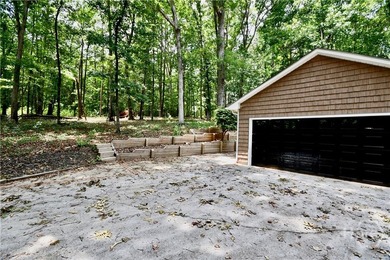 Welcome to your Lake Hartwell retreat! Nestled on a beautifully - photo 4