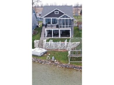 Lake Gage Home For Sale in Angola Indiana