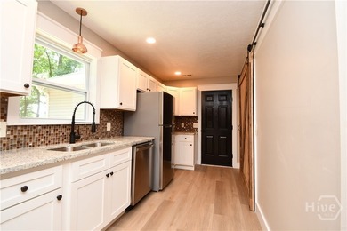 Welcome to your Lake Hartwell retreat! Nestled on a beautifully - photo 10