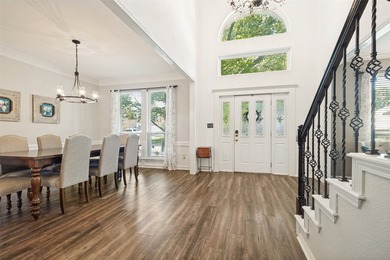 Motivated seller! With 5 oversized bedrooms, pool, top-tier - photo 3
