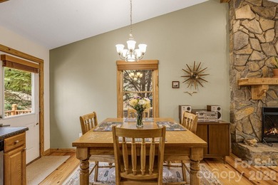 Meticulously maintained and full of charm, this 2 bed, 2 bath - photo 13