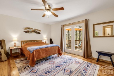 Meticulously maintained and full of charm, this 2 bed, 2 bath - photo 16