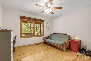 Meticulously maintained and full of charm, this 2 bed, 2 bath - photo 21