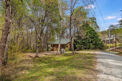 Meticulously maintained and full of charm, this 2 bed, 2 bath - photo 27