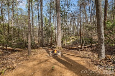 Meticulously maintained and full of charm, this 2 bed, 2 bath - photo 29